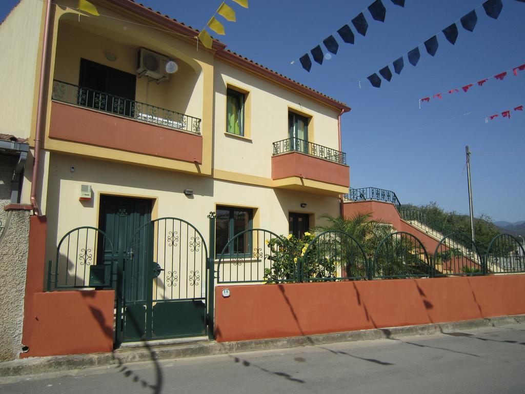 Casa Vacanze - Villa San Pietro Buitenkant foto